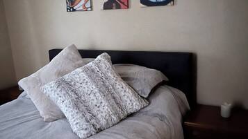 2 habitaciones, tabla de planchar con plancha, wifi y ropa de cama