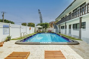 Pool - Charming 2-bedroom apartment in lovely Fort Lauderdale with WiFi, AC (Fort Lauderdale)