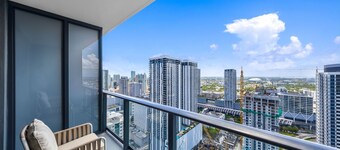 Elegant DTW Living 1BR with City Views