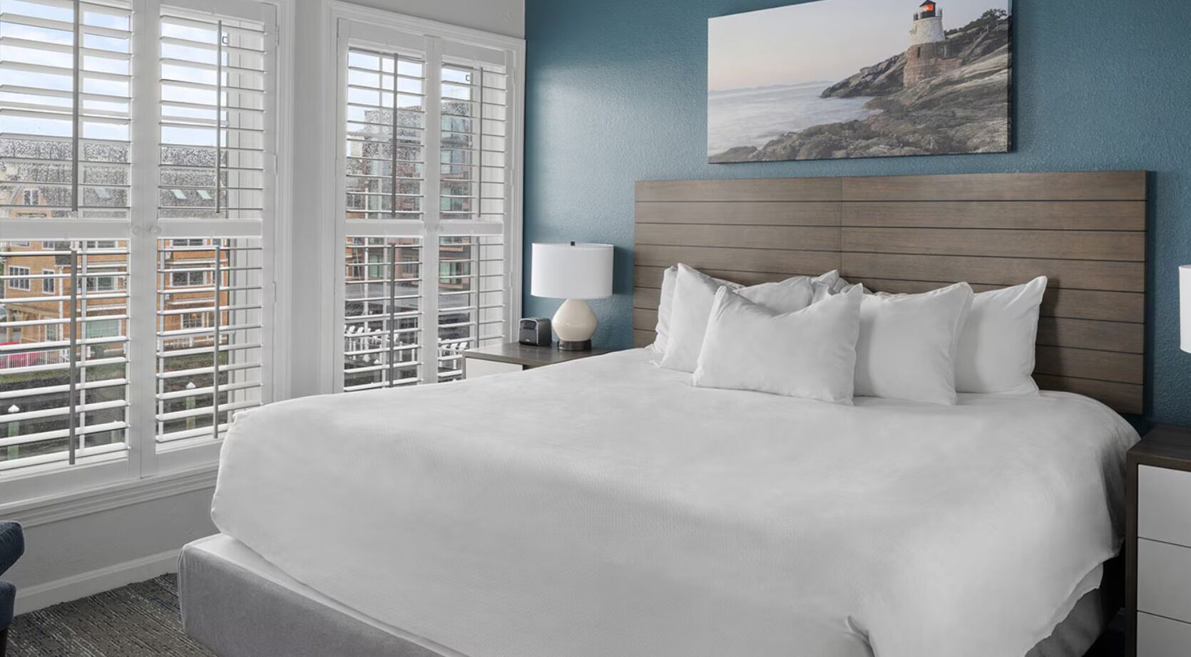 2 bedrooms, desk, iron/ironing board, travel crib