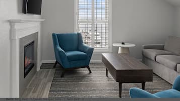 TV connectée, cheminée, écrans d'ordinateur, imprimantes