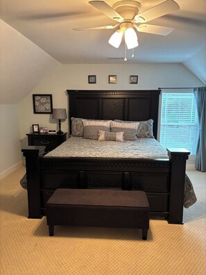 5 bedrooms, iron/ironing board, WiFi, bed sheets