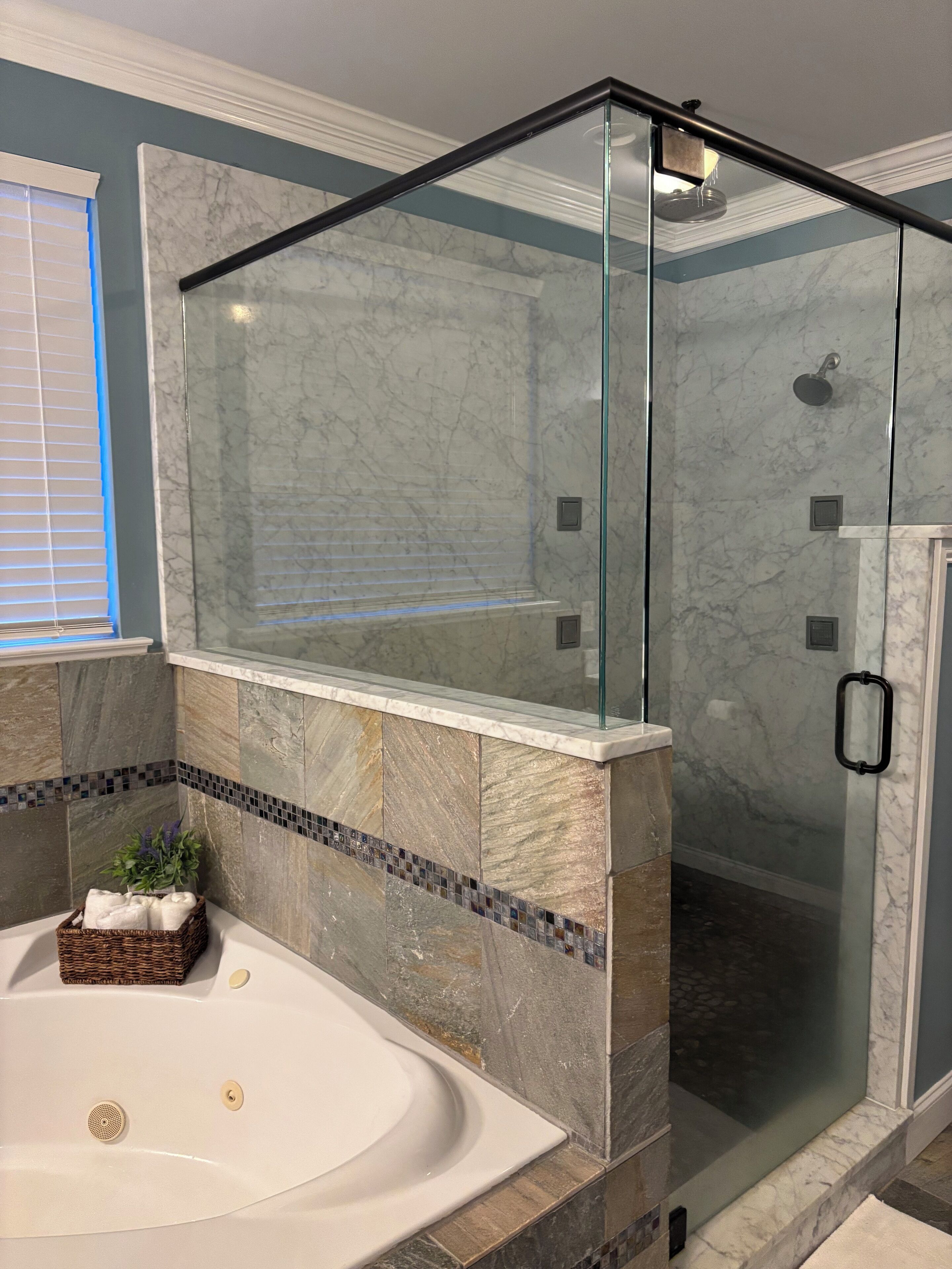 Jetted bath, hair dryer, towels, soap