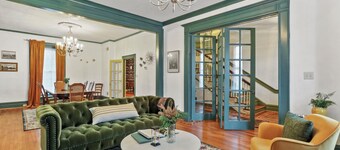 The Doctor’s House: 4BR, Historic Elegance & Downtown Adventure - Sleeps 9!
