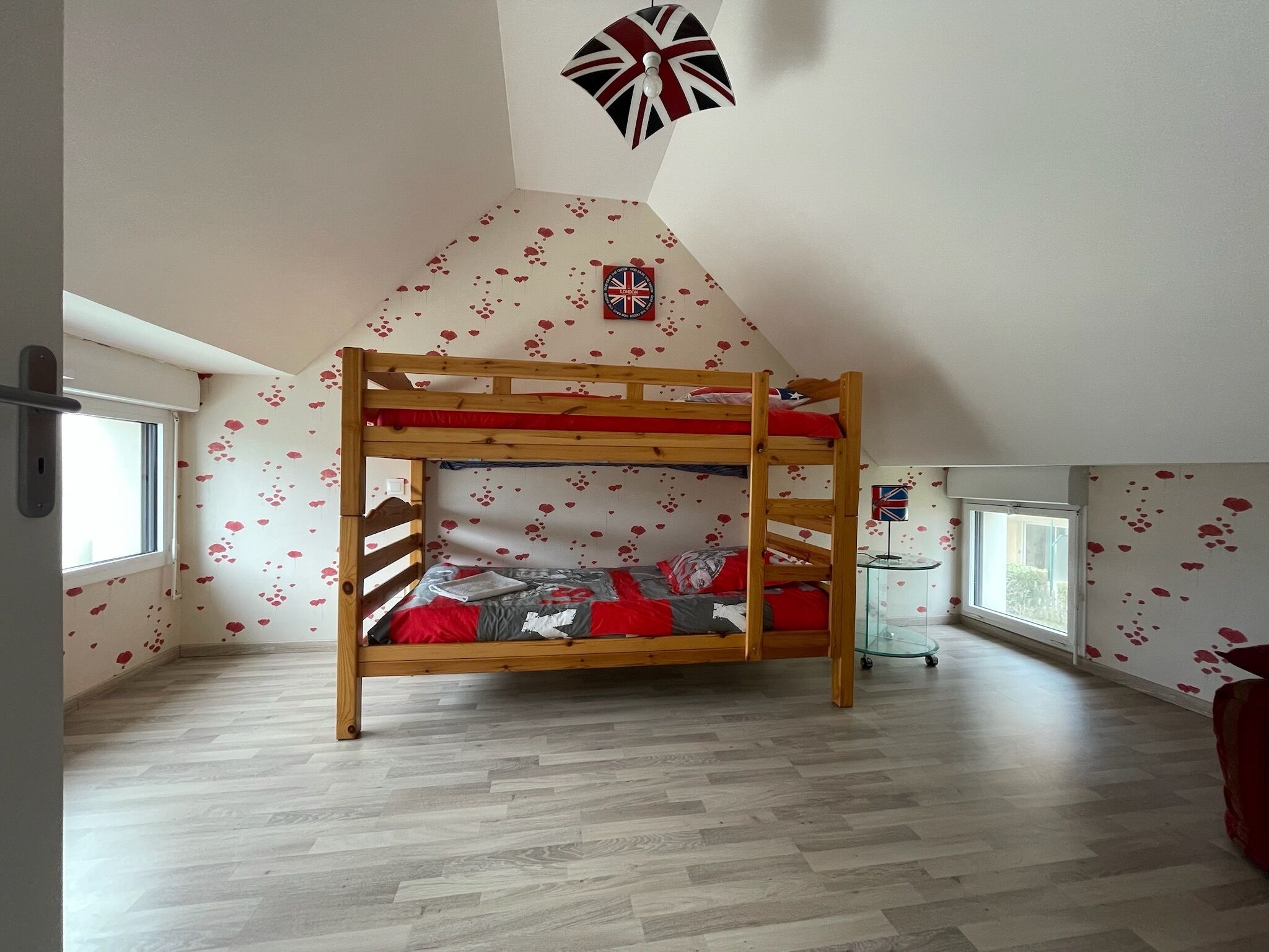 3 chambres, fer et planche à repasser, lit parapluie, Wi-Fi gratuit