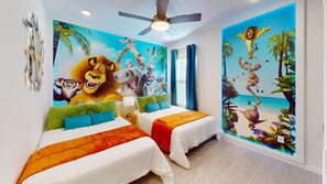 10 bedrooms, iron/ironing board, free WiFi, bed sheets - Orlando 10-Bedroom Mansion in Paradiso Grande – Perfect for Large Groups! (Orlando)