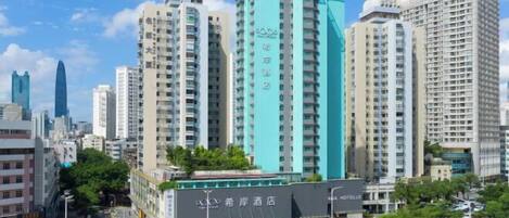 المنشأة من الخارج