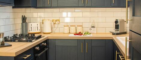 Fridge, oven, dishwasher, toaster