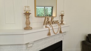 Interior - *** Rathtrevor Beach, Heated Pool + Hot Tub - Parksville B.C ... Sleeps 6 (Parksville)