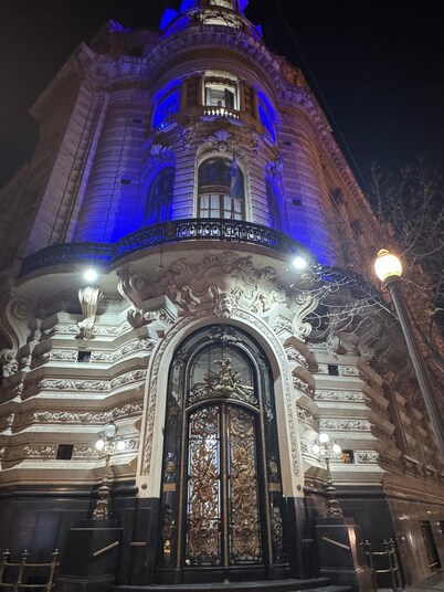 Amazing triplex - 3-bedroom in Historic Downton BsAs - Close to many landmarks