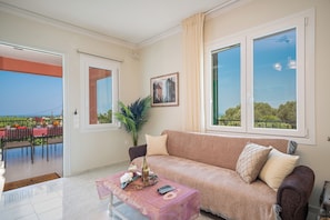 Living area - Ariadni seaview apartment (ARGOSTOLI)