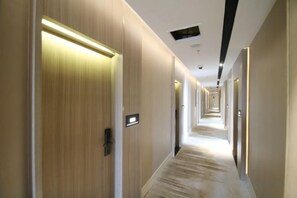 Unclassified image, 3 of 35, button - Rest Comfort Hotel(Shanghai North Bund Ningguo Road Subway Station) (Shanghai)