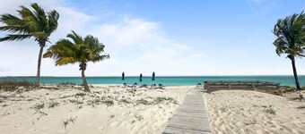 Good Life Getaway - Beach Front View - Heated Pool - Ocean Villas 916