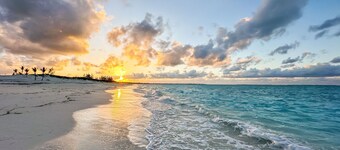 Ocean View Villa - Heated Pool - Steps to Beach - Ocean Villas 916