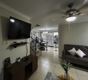 Living area - Residencia Cálida y acogedora (Santa Tecla)