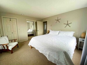 Desk, WiFi - Surfside 3 bedroom townhome 1 block to BEACH (Old Orchard Beach)