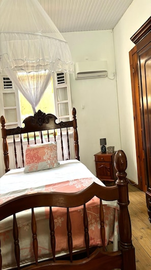 2 slaapkamers, een strijkplank/strijkijzer, wifi, beddengoed