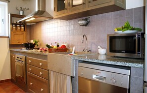 Refrigerador, microondas, parrilla de estufa y lavavajillas