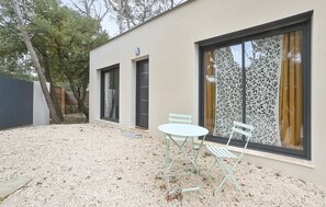 Outdoor dining - 1 bedroom stunning home in Saint-Bauzille-de-Mont (Saint-Bauzille-de-Mont)