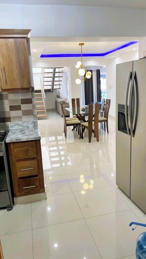 ファミリー 4 人部屋 | 専用キッチン | オーブン