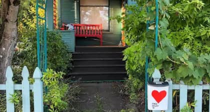 Charming 1910 farmhouse in Portland, near Trader Joe's and Reed College