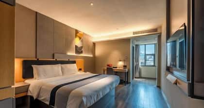 Homeinn Selected Hotel (Enshi Tusi City Hangkong Avenue)