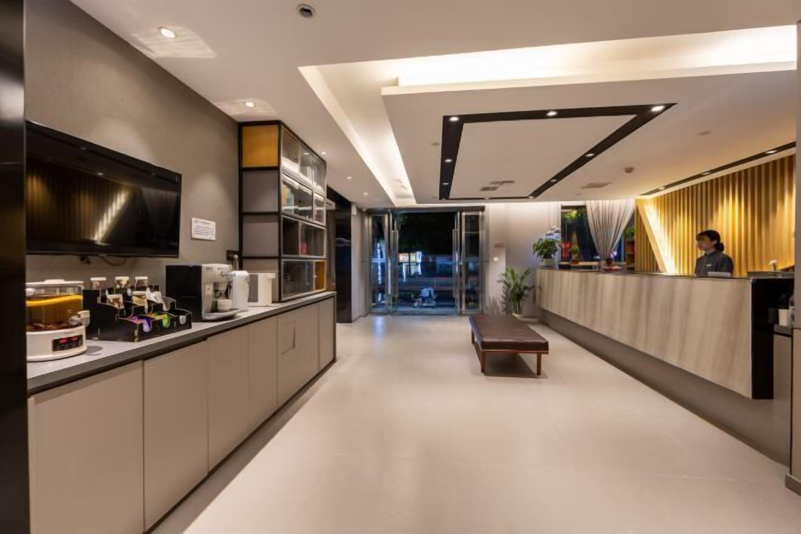 المنشأة من الداخل