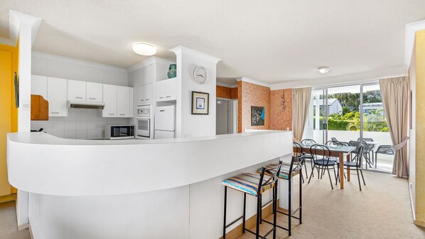 Fridge, microwave, oven, dishwasher