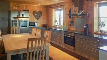 Fridge, oven, dishwasher, coffee/tea maker