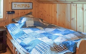 5 bedrooms, travel cot, free WiFi