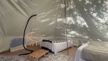 1 bedroom, desk, WiFi, bed sheets