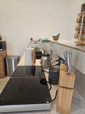 Microwave, stovetop, dishwasher