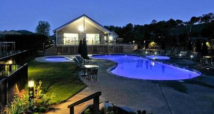 Cooks Beach Resort