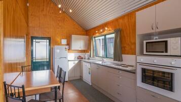Traditional-Chalet | Eigene Küche | Kühlschrank, Mikrowelle