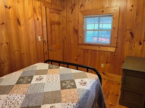 2 chambres, fer et planche à repasser, accès au Wi-Fi (inclus)