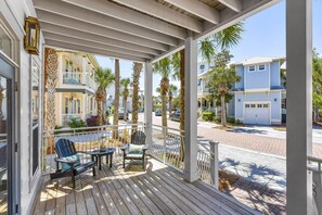 Terrace/patio - ~Home in popular Seacrest neighborhood! Complimentary bikes! (Seacrest, FL)