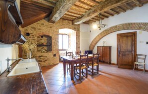 Dining - Pet friendly apartment (Gualdo Cattaneo)
