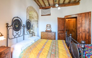 1 bedroom, travel cot - Pet friendly apartment (Gualdo Cattaneo)