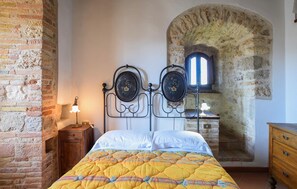 1 Schlafzimmer, Reisekinderbett