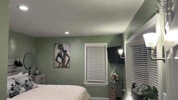 2 slaapkamers, een strijkplank/strijkijzer, gratis wifi, beddengoed