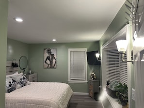 2 bedrooms, iron/ironing board, free WiFi, bed sheets