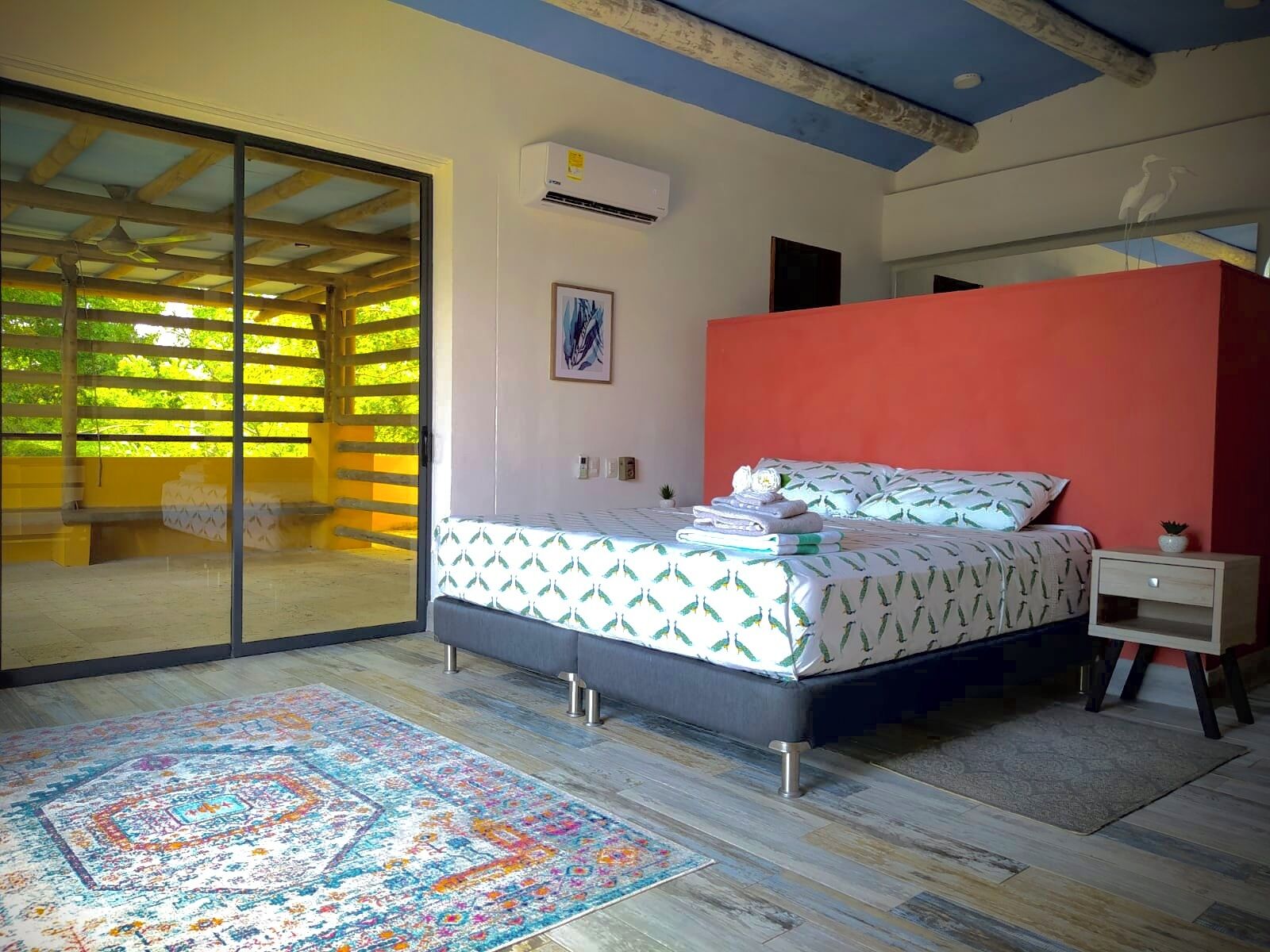 3 camere, una scrivania, ferro/asse da stiro, Wi-Fi gratuito