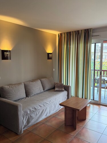 Saint-Jean-de-Luz, 400 m from the beach, apartment "le Luzea" Odalys residence