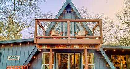Stunning A-Frame: Walk to Lake, HOT TUB, Foosball