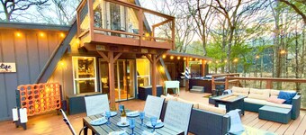 Stunning A-Frame Getaway | Hot Tub + Walk to Lake