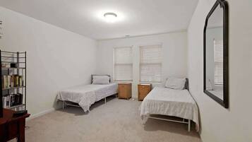 3 bedrooms, iron/ironing board, WiFi, bed sheets