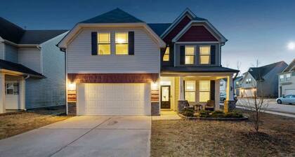 Spacious 3-BR Retreat | Downtown | Sleeps 6 | NC