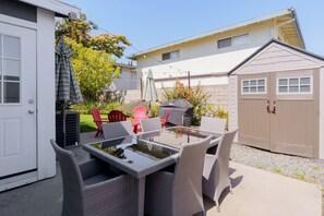 屋外ダイニングエリア