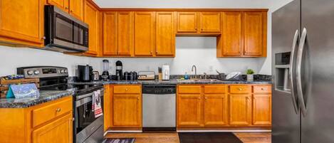 電子レンジ、オーブン、コンロ、食器洗い機