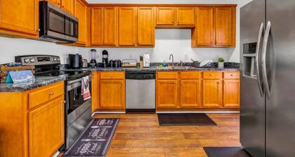 3-bedroom house in charming College Park with WiFi, AC /ATL airport 10 minutes